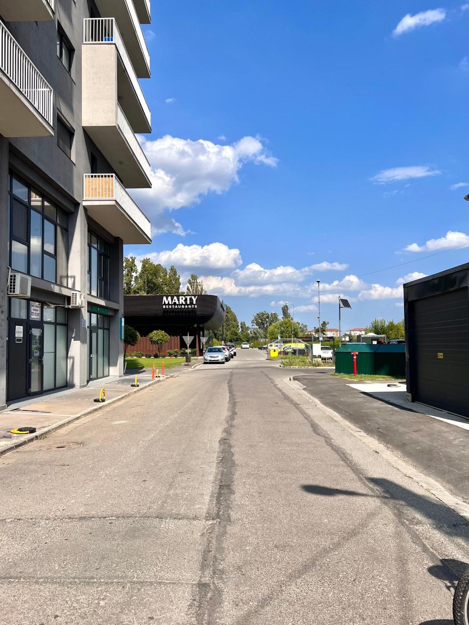 Apartament Madeira Apartment Oradea Exterior foto