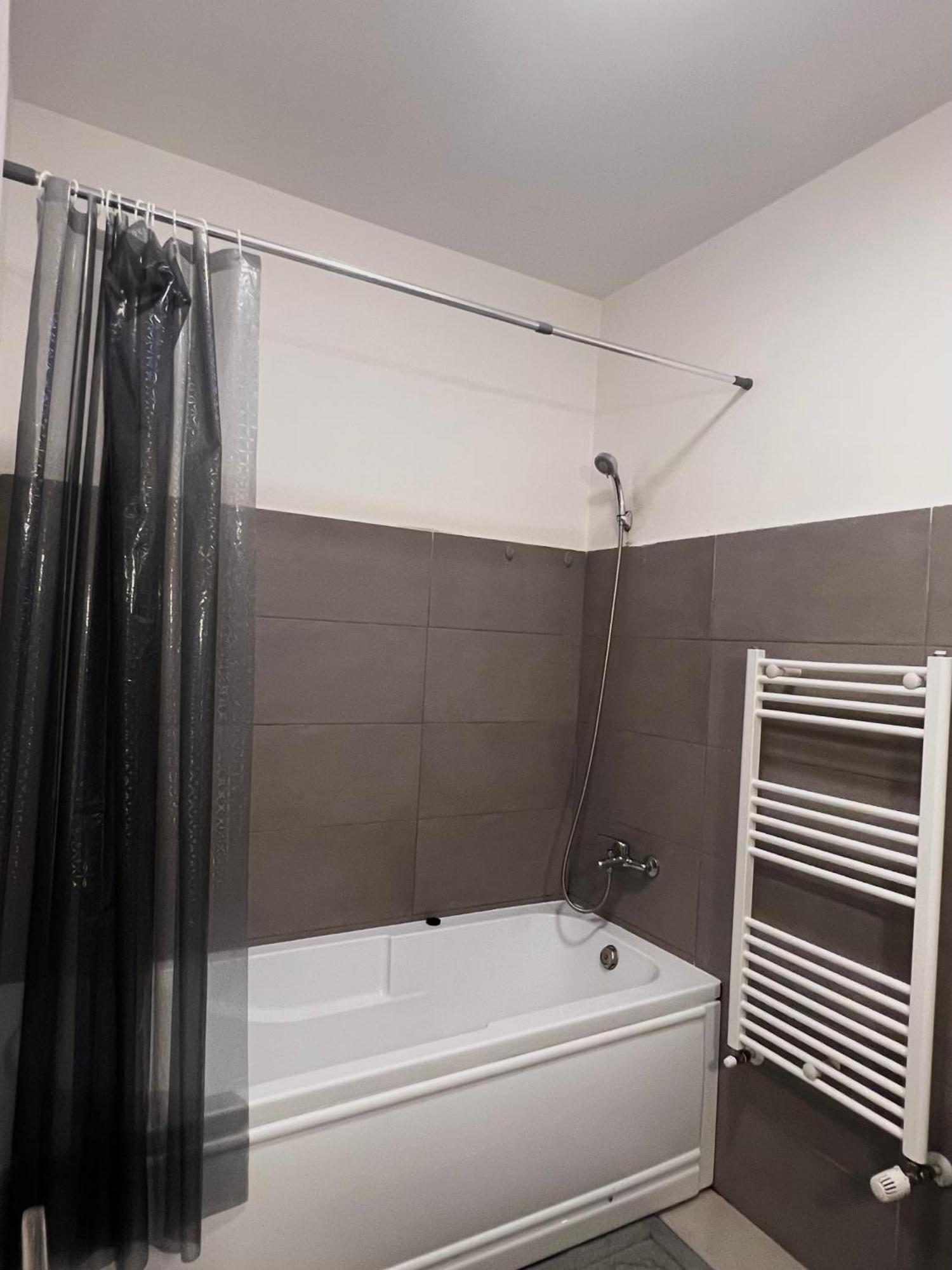 Apartament Madeira Apartment Oradea Exterior foto