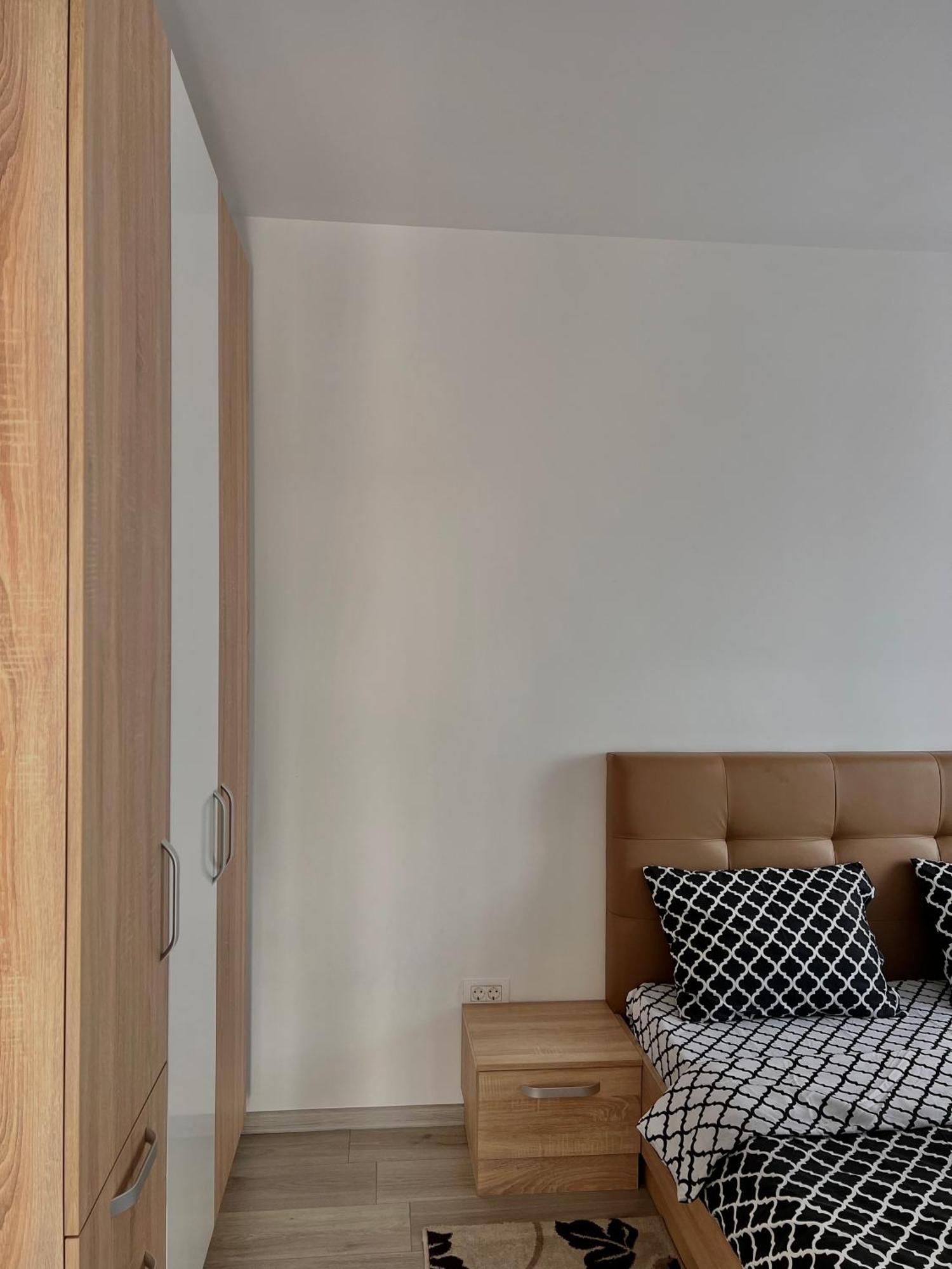 Apartament Madeira Apartment Oradea Exterior foto